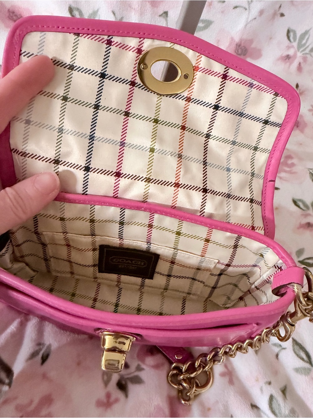 🌸 Coach SUPER RARE Turnlock Hot Pink Colorblock Tattersall Legacy Gold Chain - Picture 7 of 8